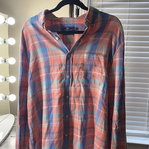 Men’s Vineyard Vines long sleeve button up shirt.